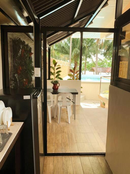 Beach Getaway Studio Villa In Lobo Exteriör bild